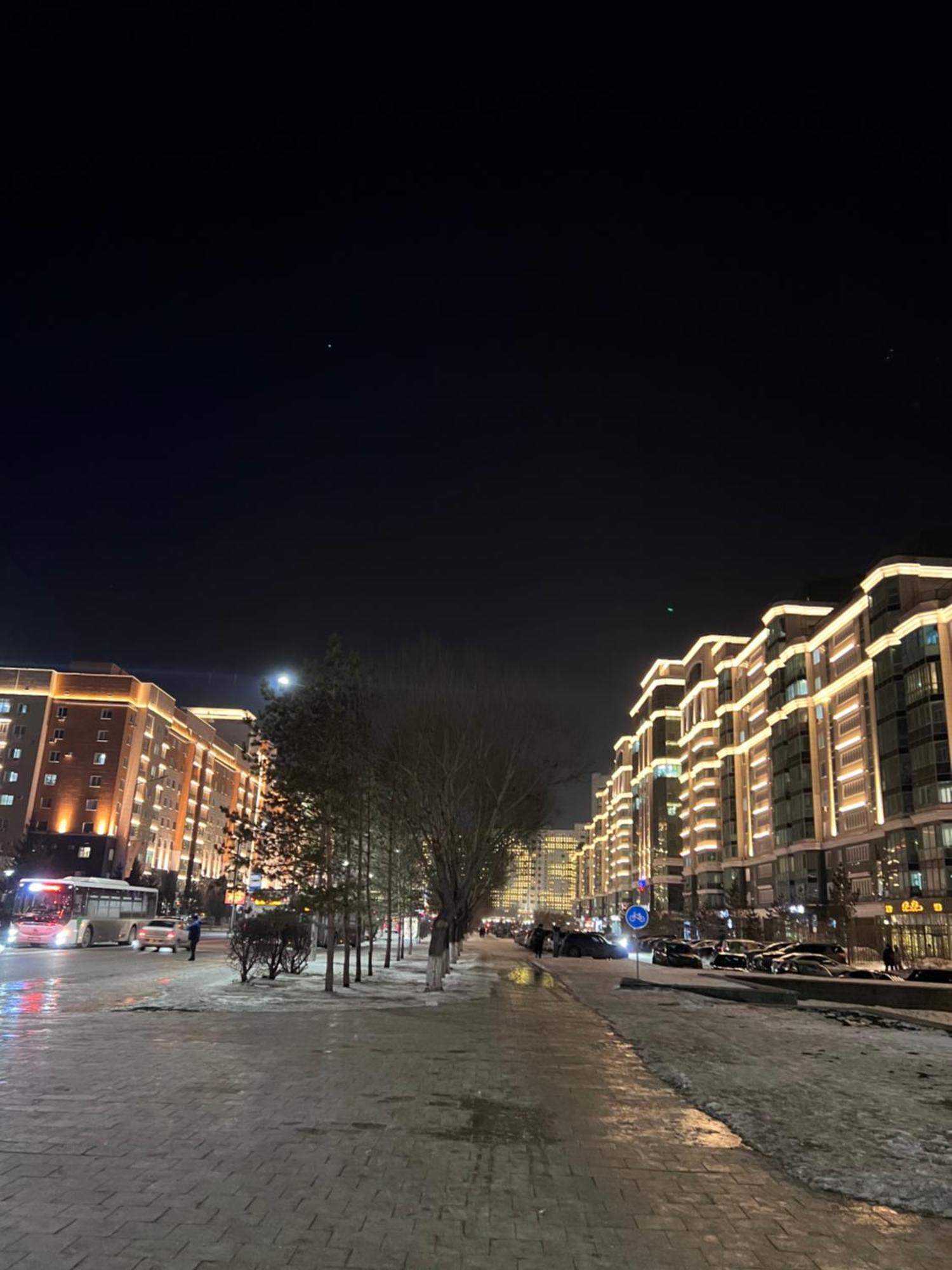 7 Очень Теплая Возле Байтерека Квартира Для 1-4 Человек Astana Exteriér fotografie